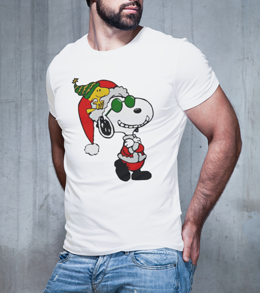 Snoopy And Woodstock Peanuts Merry Christmas Santa Hat And Sunglasses T-Shirt