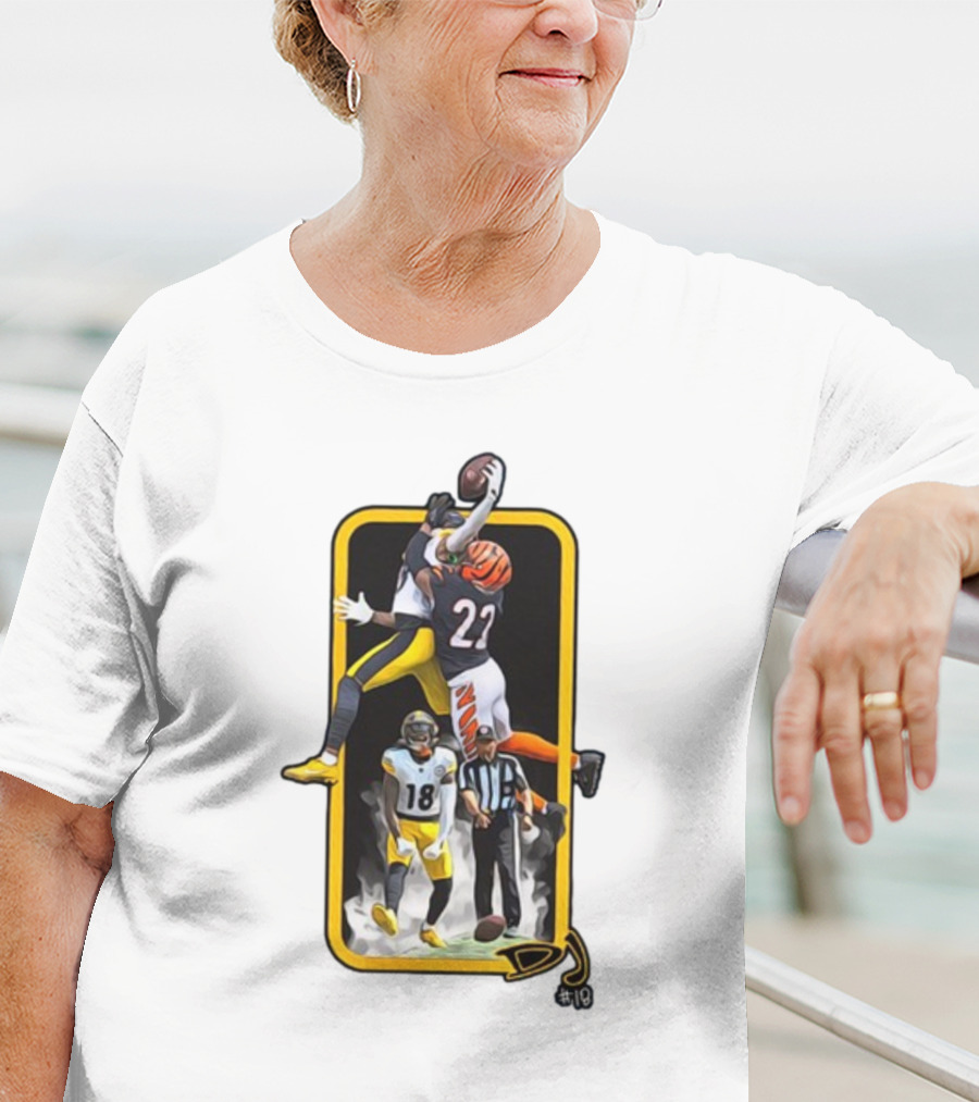 DJ #18 Big Play Football Match Jump Clash T-Shirt