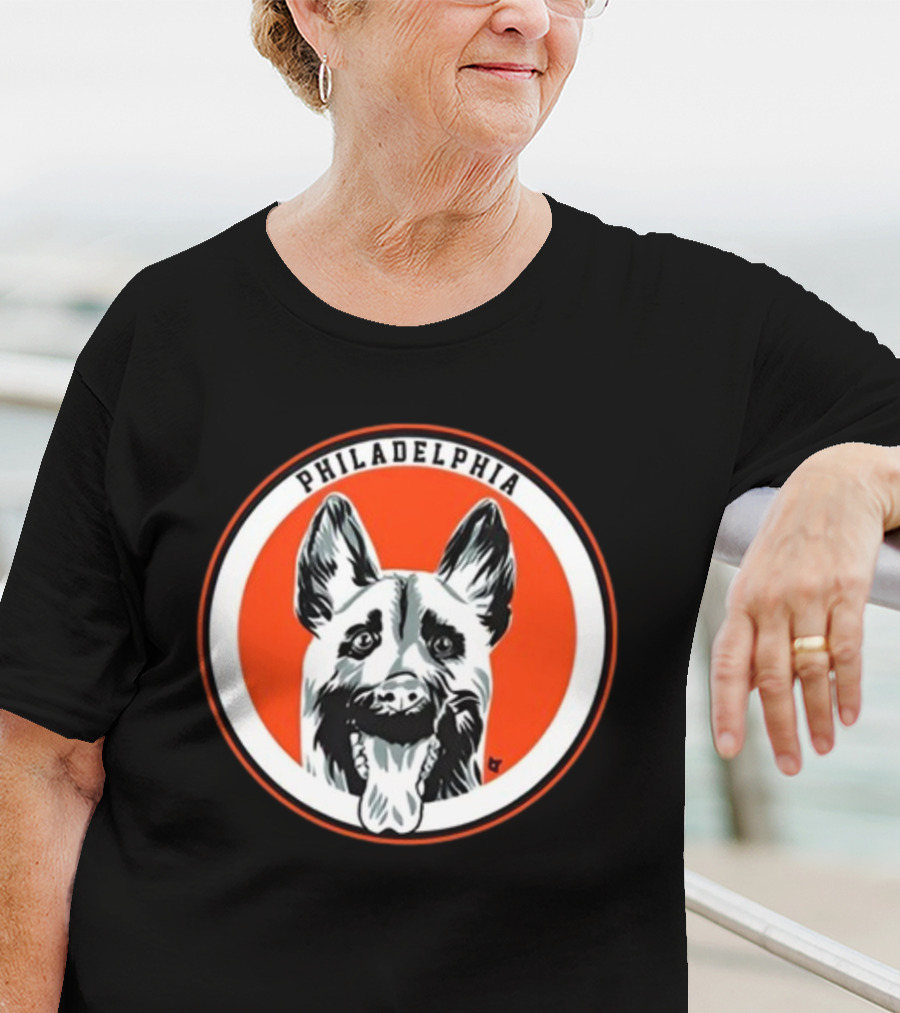 Philadelphia Dogs Hockey Team Circle T-Shirt