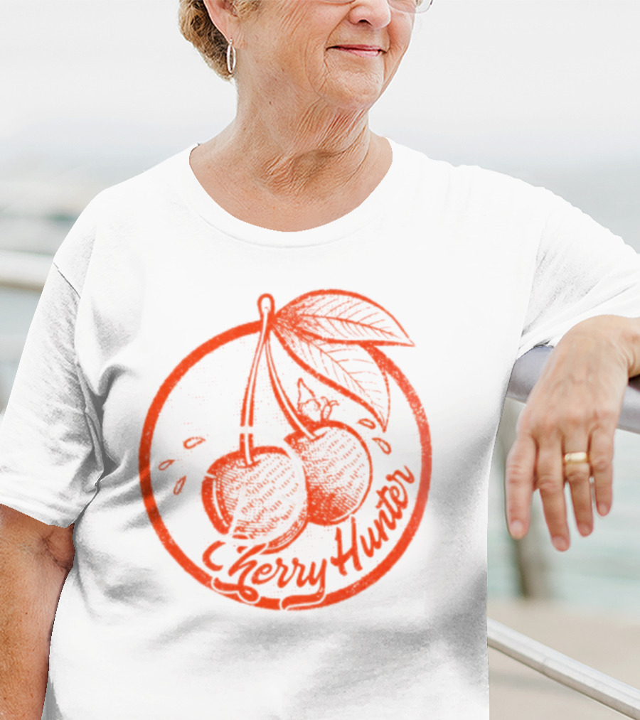 Cherry Hunter Vintage Retro Design Cherries T-Shirt