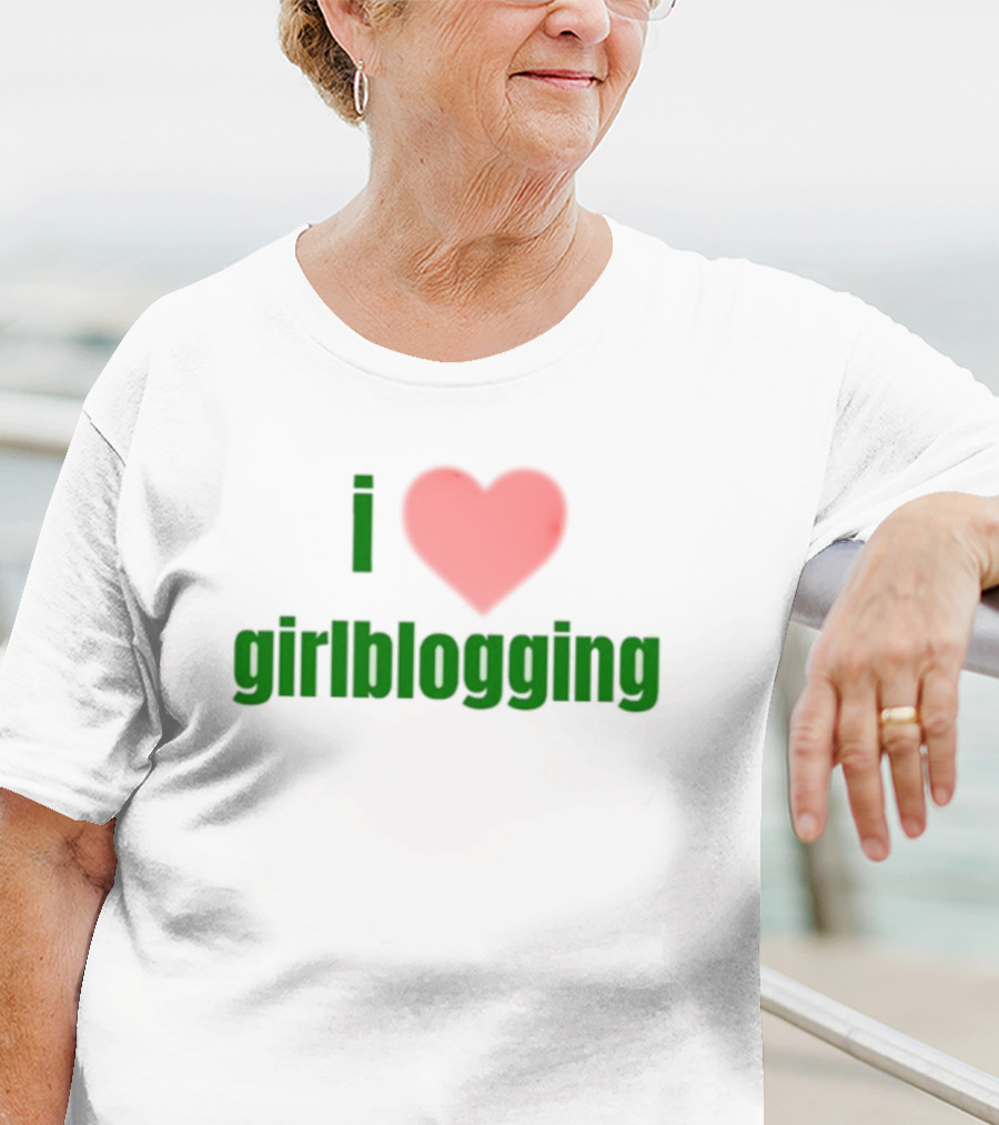 Vibe2k Store I Heart Girlblogging Enthusiast Love T-Shirt