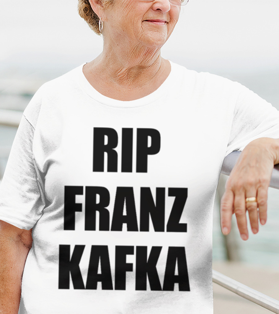 Gatamiseravel RIP Franz Kafka T-Shirt