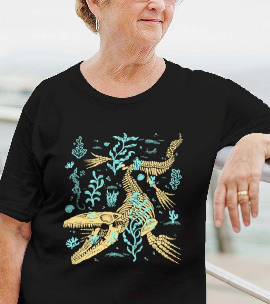 Mosasaurus Fossils Fitas Underwater Skeleton And Seaweed Scene T-Shirt