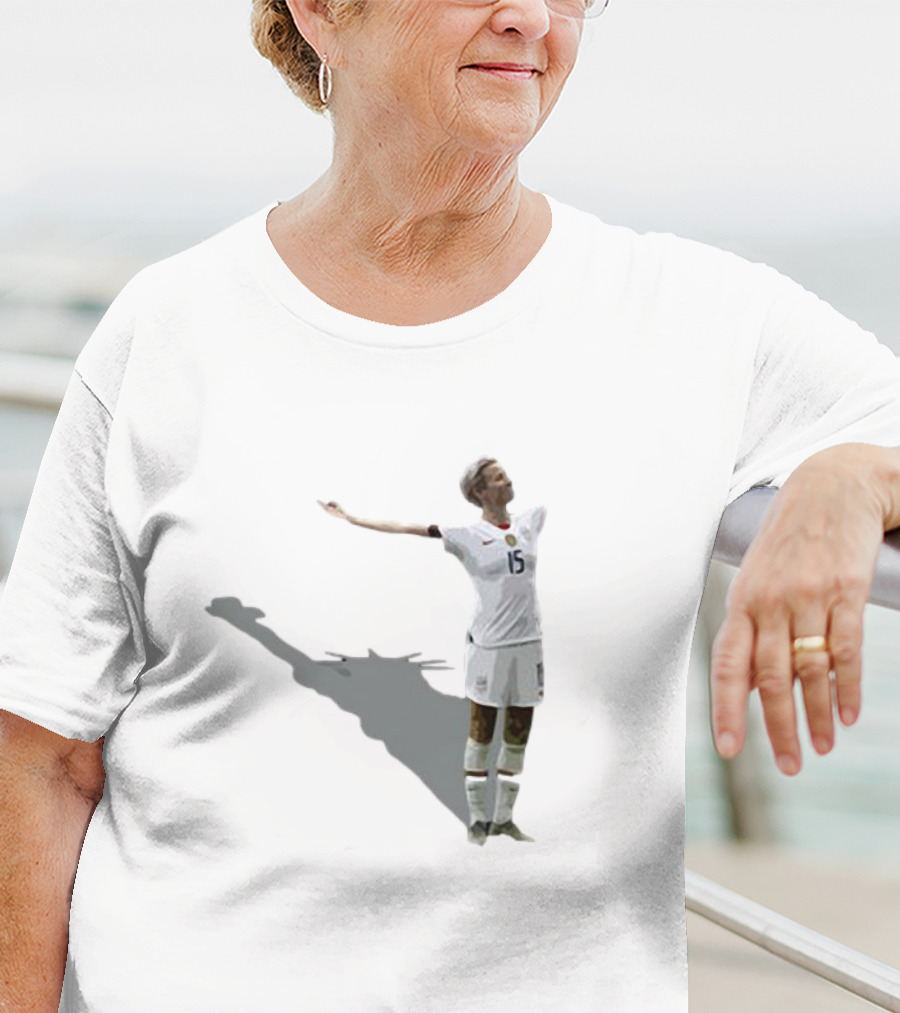 Megan Rapinoe Women's Soccer USA Celebration Statue Of Liberty Shadow T-Shirt