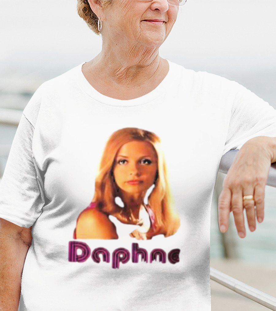 Sarah Michelle Gellar As Daphne In Scooby-Doo Movie T-Shirt