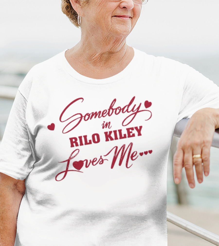 Somebody In Rilo Kiley Loves Me Hearts Design T-Shirt