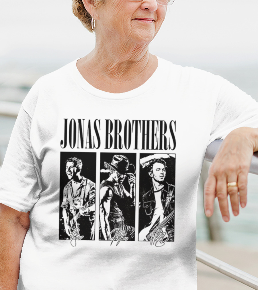 Jonas Brothers Vintage 90's Boy Band Signature Retro Style T-Shirt