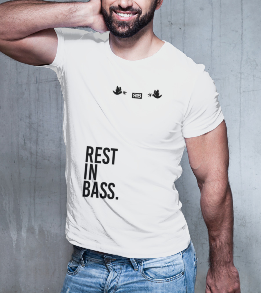 Rest In Bass Che Flying High Peace Symbol Headphones Star Elements T-Shirt