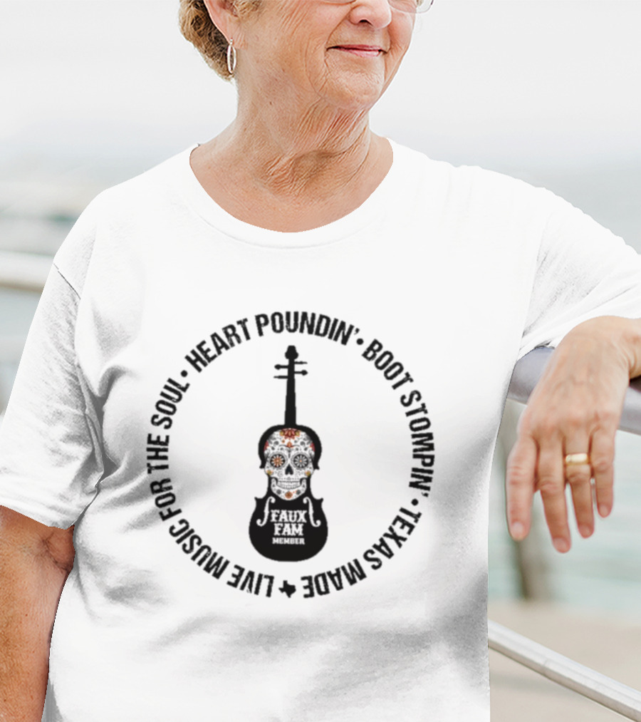 Kin Faux Heart Poundin Boot Stompin Guitar Pick Design T-Shirt
