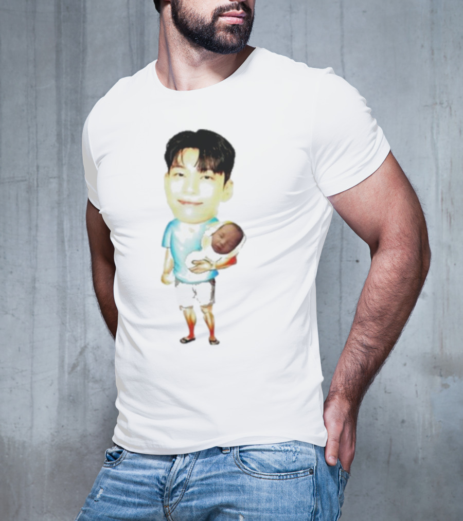 Papa Front Man Squid Game Player 222 Wi Ha Carrying Baby T-Shirt