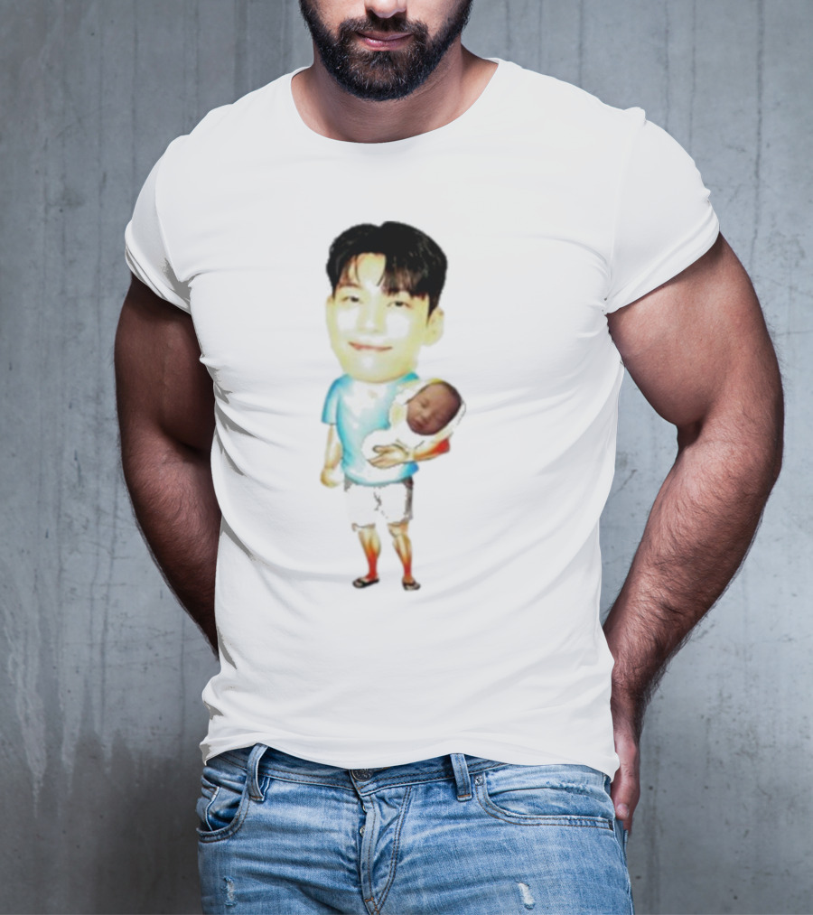 Papa Front Man Squid Game Player 222 Wi Ha Carrying Baby T-Shirt