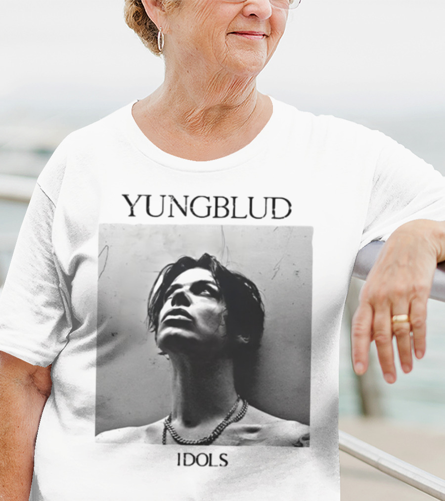 Yungblud Idols Black And White Portrait Chain Necklace T-Shirt