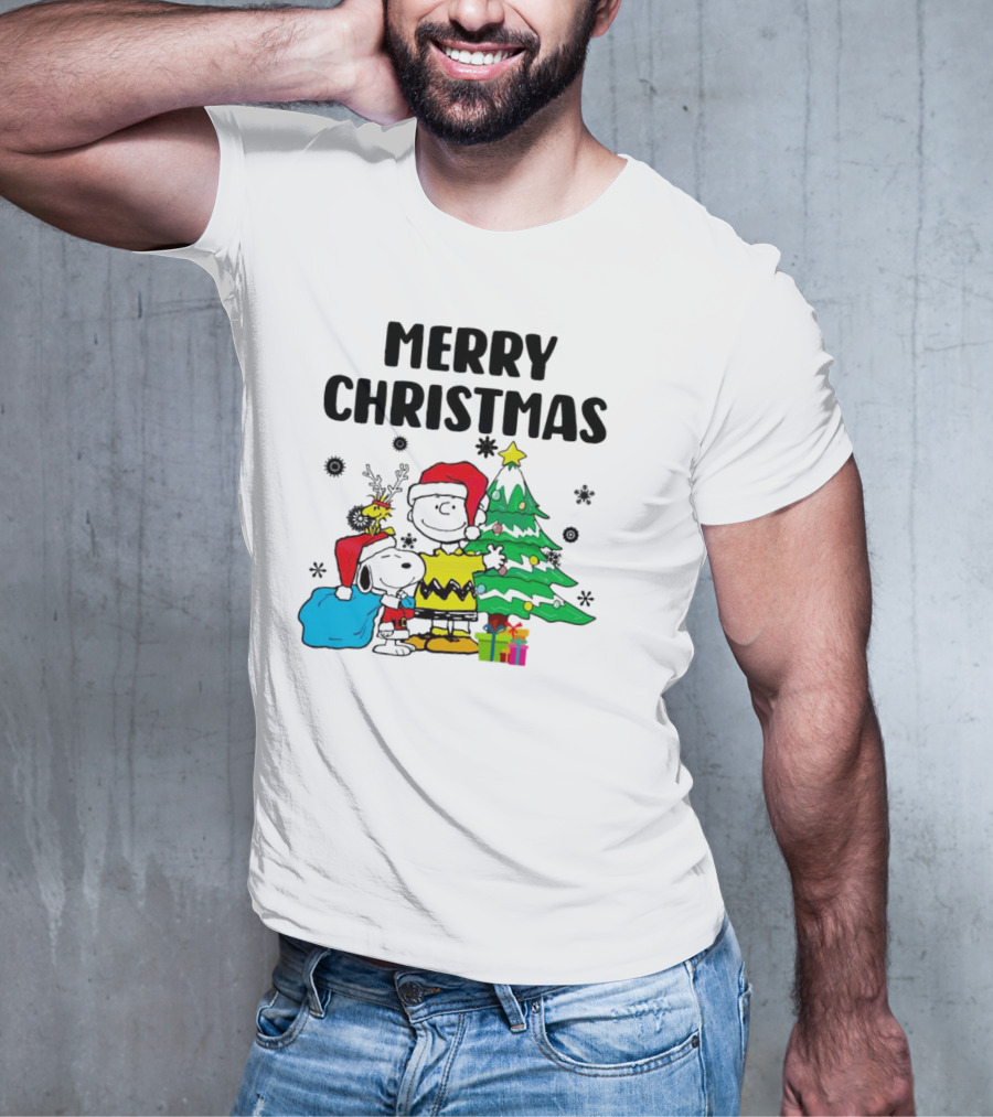 Charlie Snoopy Woodstock Merry Christmas Tree Santa Hats T-Shirt