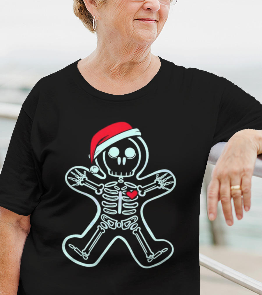 Christmas Xray Gingerbread Man Skeleton With Santa Hat And Heart T-Shirt