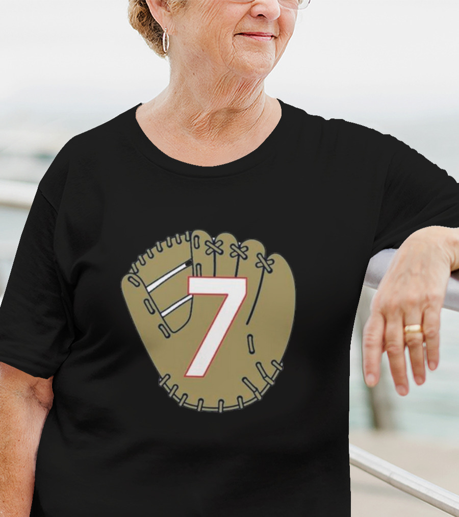 Dansby Swanson Number 7 Baseball Glove T-Shirt
