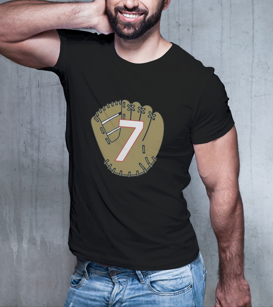 Dansby Swanson Number 7 Baseball Glove T-Shirt