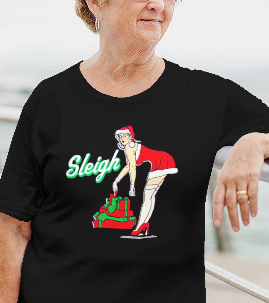 Vintage Santa Sleigh With Pin-Up Style Christmas Presents T-Shirt