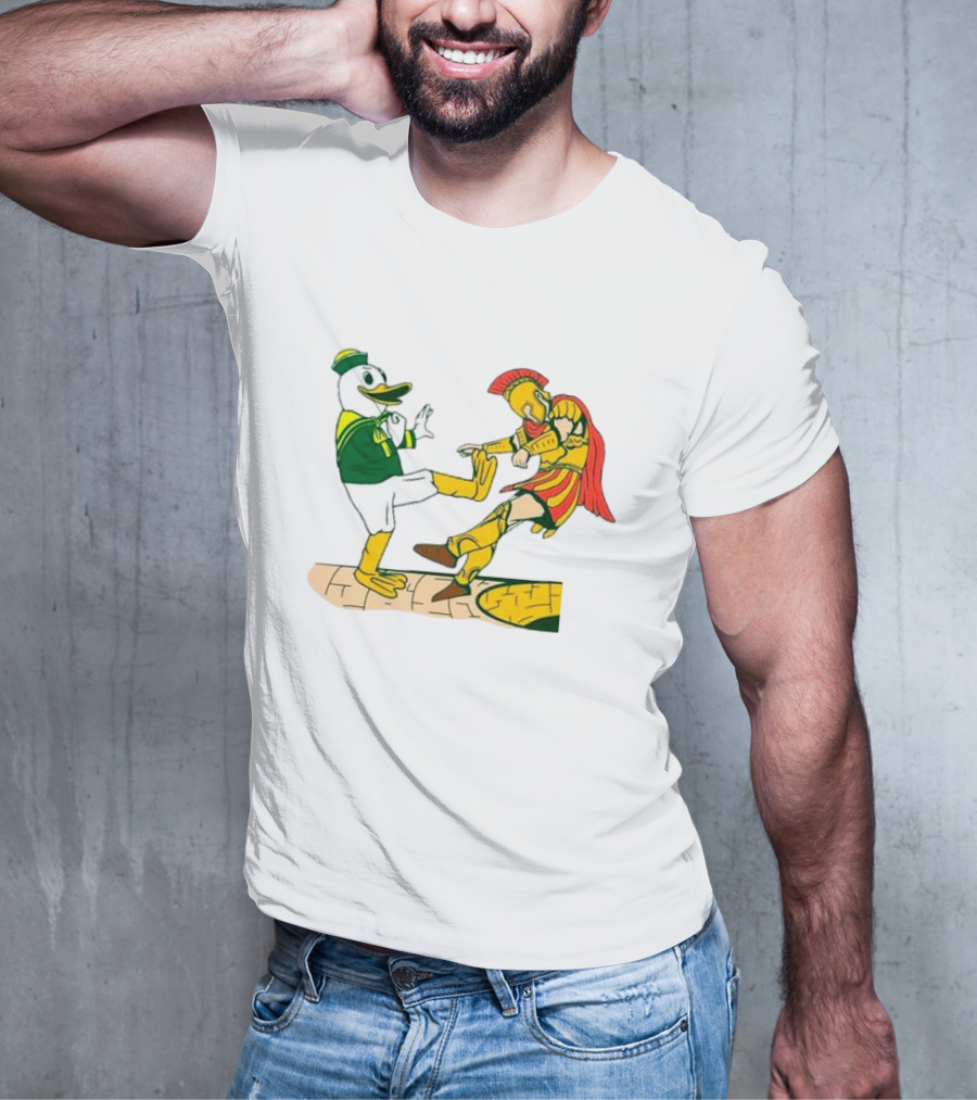 USC Trojans Versus Oregon Ducks Kick Scene T-Shirt