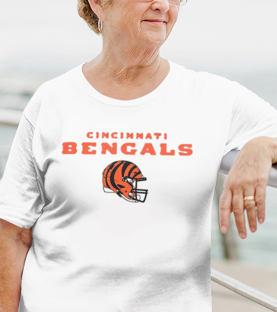 Logan Wilson Cincinnati Bengals 55 Number Helmet T-Shirt