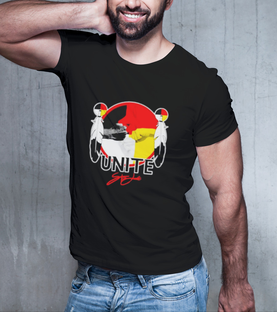 UNITE Style Native American Feathers Colorful Unity T-Shirt