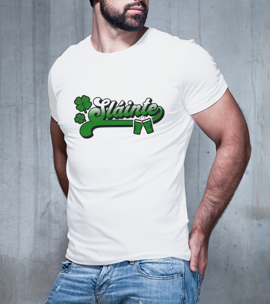 Sláinte Shamrock Gaelic Toast With Beer Glasses T-Shirt