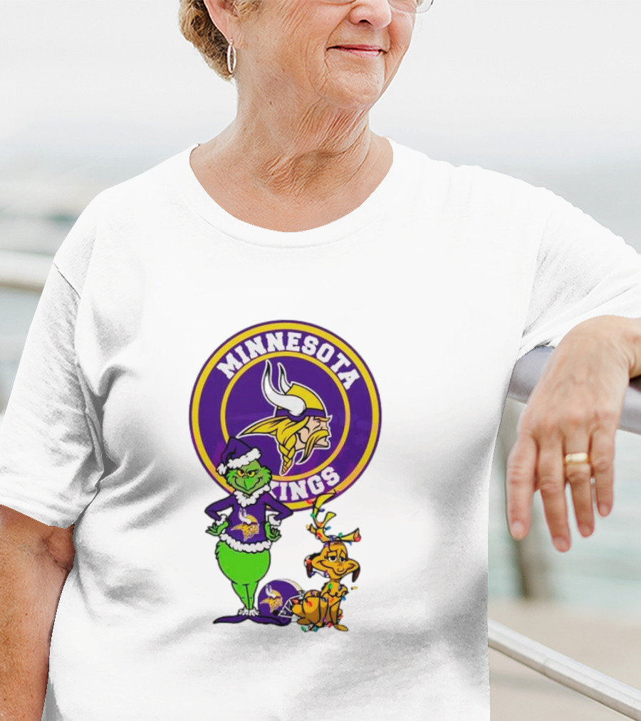 Grinch And Max Minnesota Vikings Christmas Fan Collaboration T-Shirt