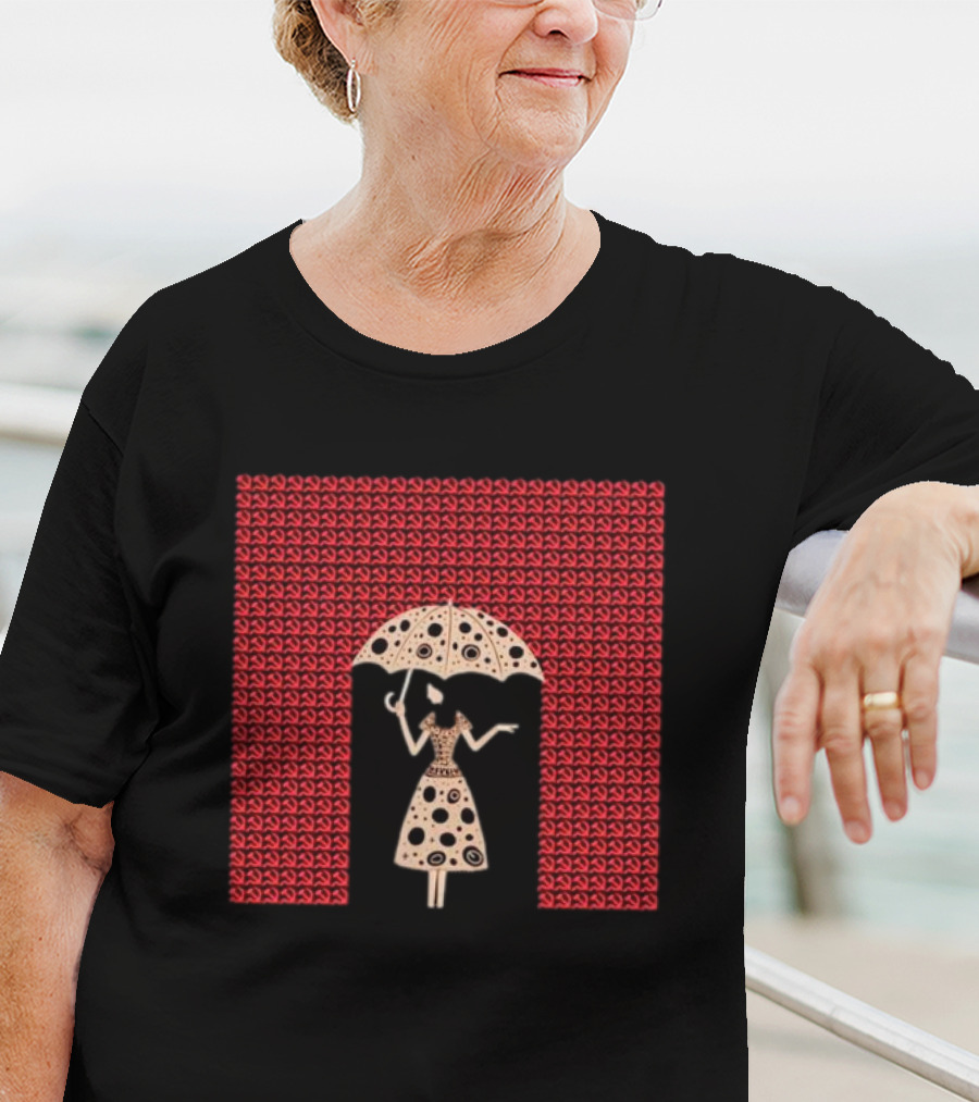 It’s All Around You Artisan Series Umbrella Pattern Black And Red T-Shirt
