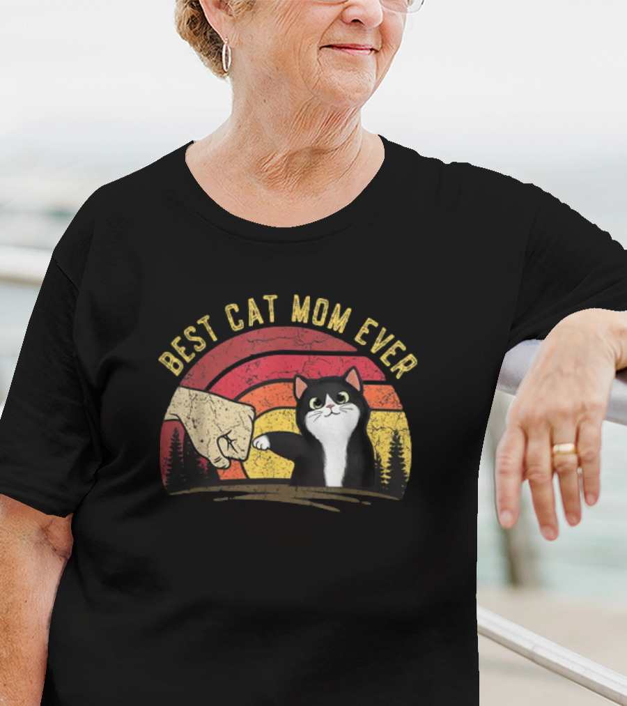 Best Cat Mom Ever Vintage Cat Fist Bump Retro Sunset T-Shirt