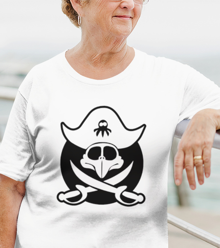 Sascha Grammel Frederic Pirat Skull And Crossed Swords Hat T-Shirt