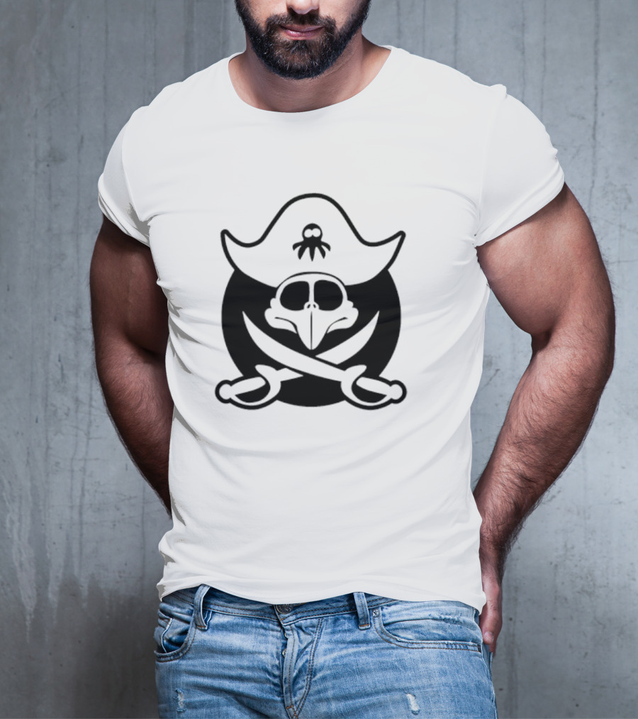 Sascha Grammel Frederic Pirat Skull And Crossed Swords Hat T-Shirt