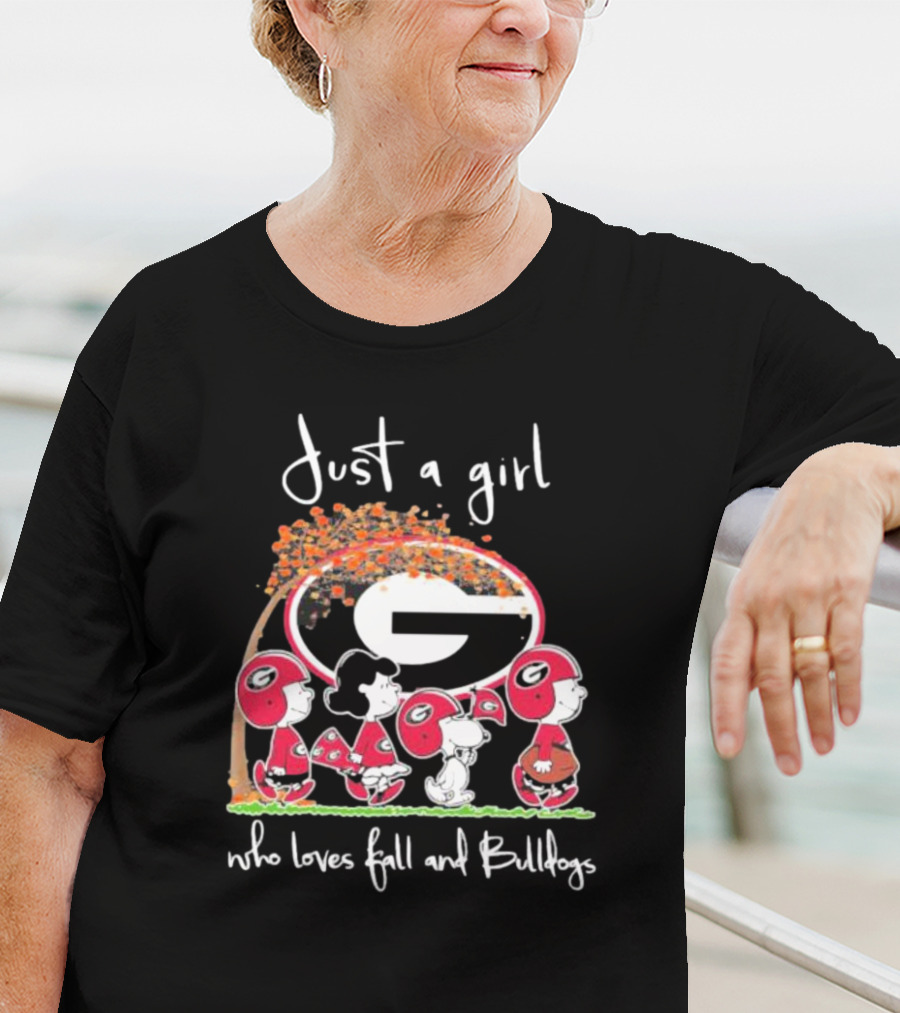Just A Girl Who Loves Fall And Bulldogs Peanuts Georgia Football T-Shirt