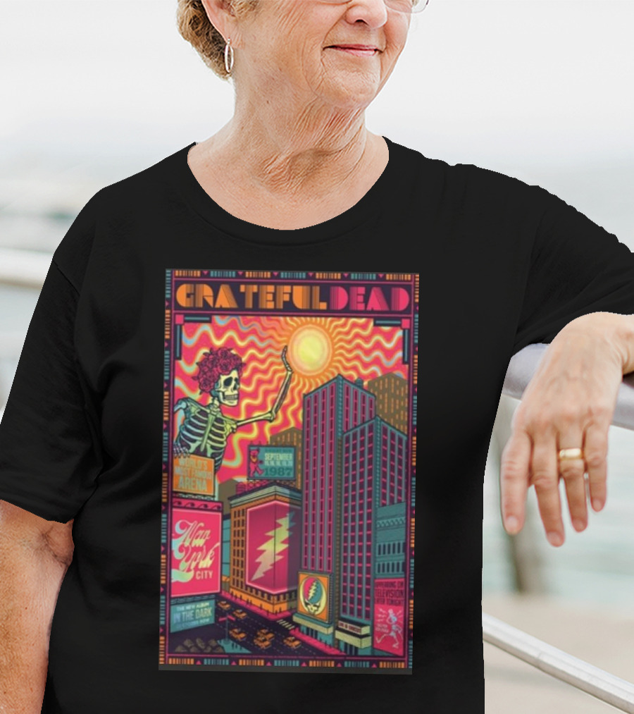 Grateful Dead World’s Most Famous Arena New York City September 15-20 1987 The New Album In The Dark T-Shirt