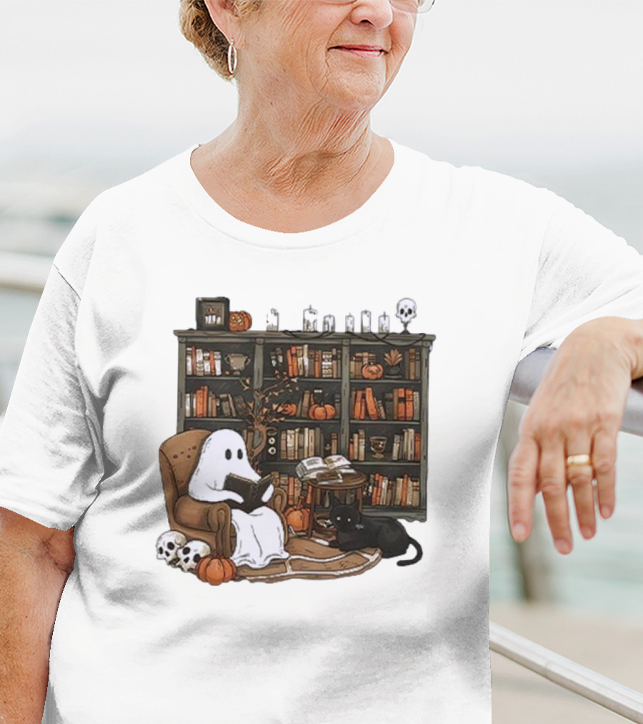 Retro Ghost Reading Books Skeletons Pumpkins Black Cat Library T-Shirt