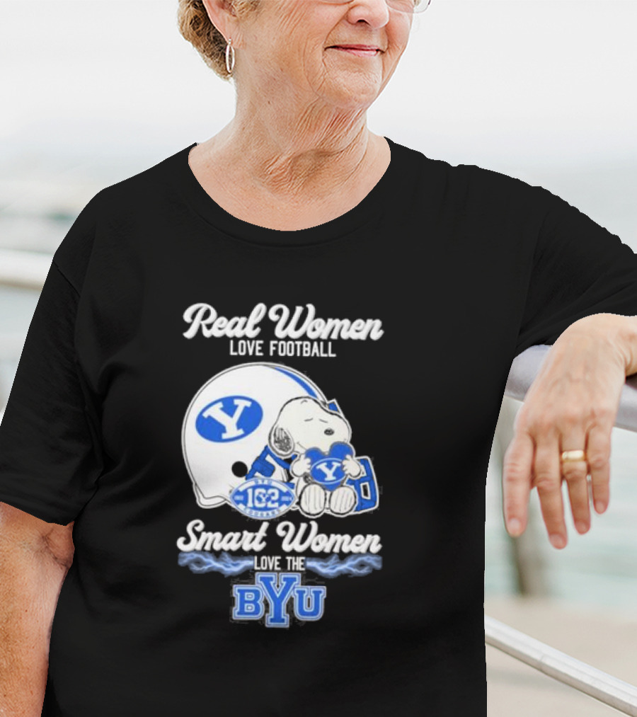 Real Women Love Football Smart Women Love The BYU Cougars Snoopy Helmet Fan 162 T-Shirt