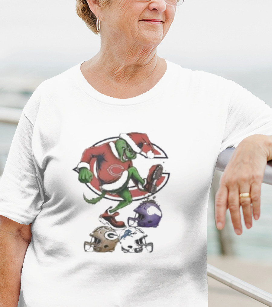 Grinch Christmas Chicago Bears Crush NFC North Rivals Helmets T-Shirt