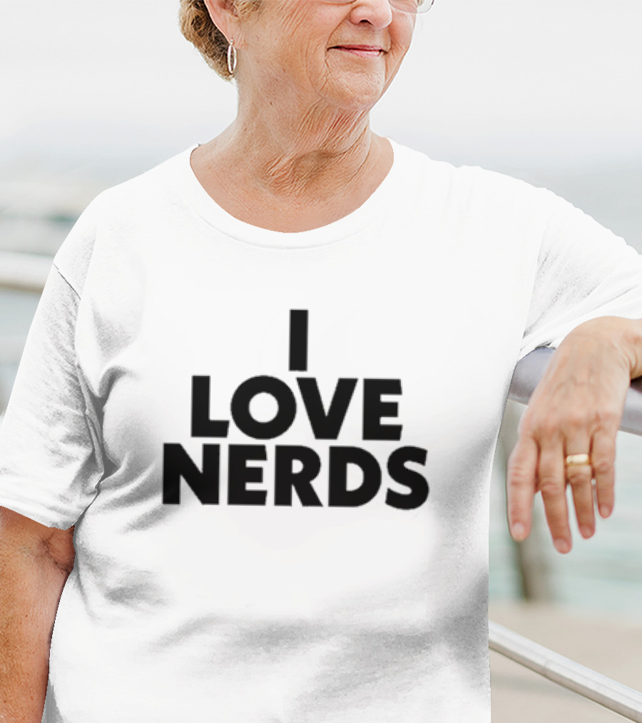 I Love Nerds Kim Kardashian Wearing T-Shirt