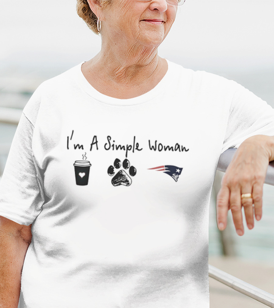I’m A Simple Woman Coffee Paw Print New England Patriots T-Shirt
