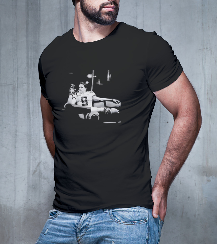 Joe Burrow Cincinnati Bengals Football Retro Photo Smoking Lounge Pose T-Shirt