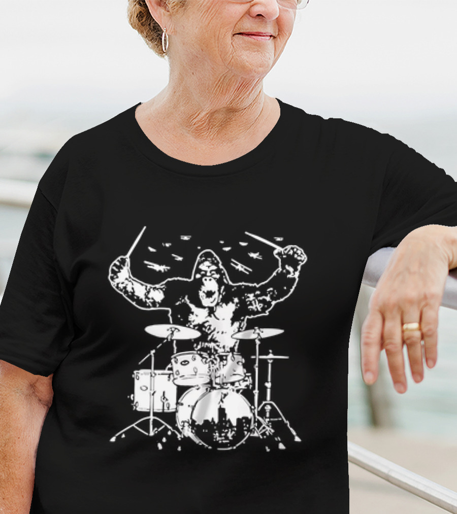 Gorilla King Kong Iconic Drumming Scene With Helicopters And City Skyline T-Shirt