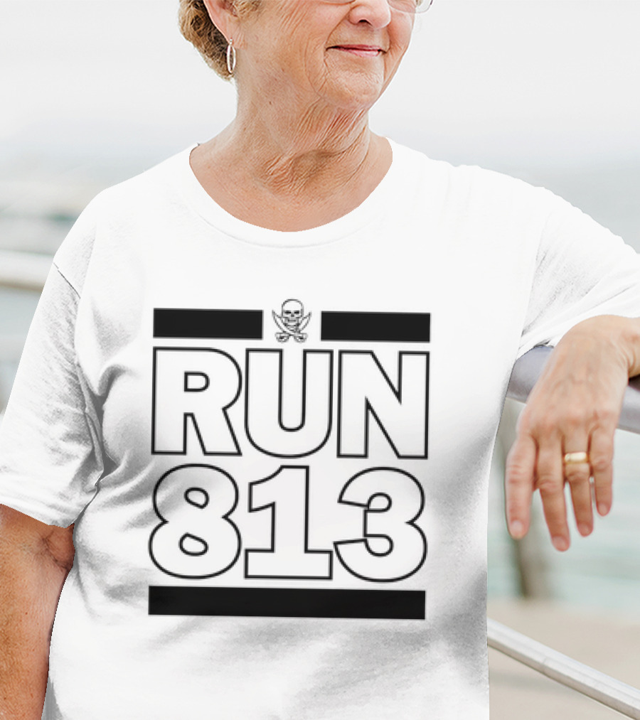 RUN 813 Tampa Bay Buccaneers Skull T-Shirt