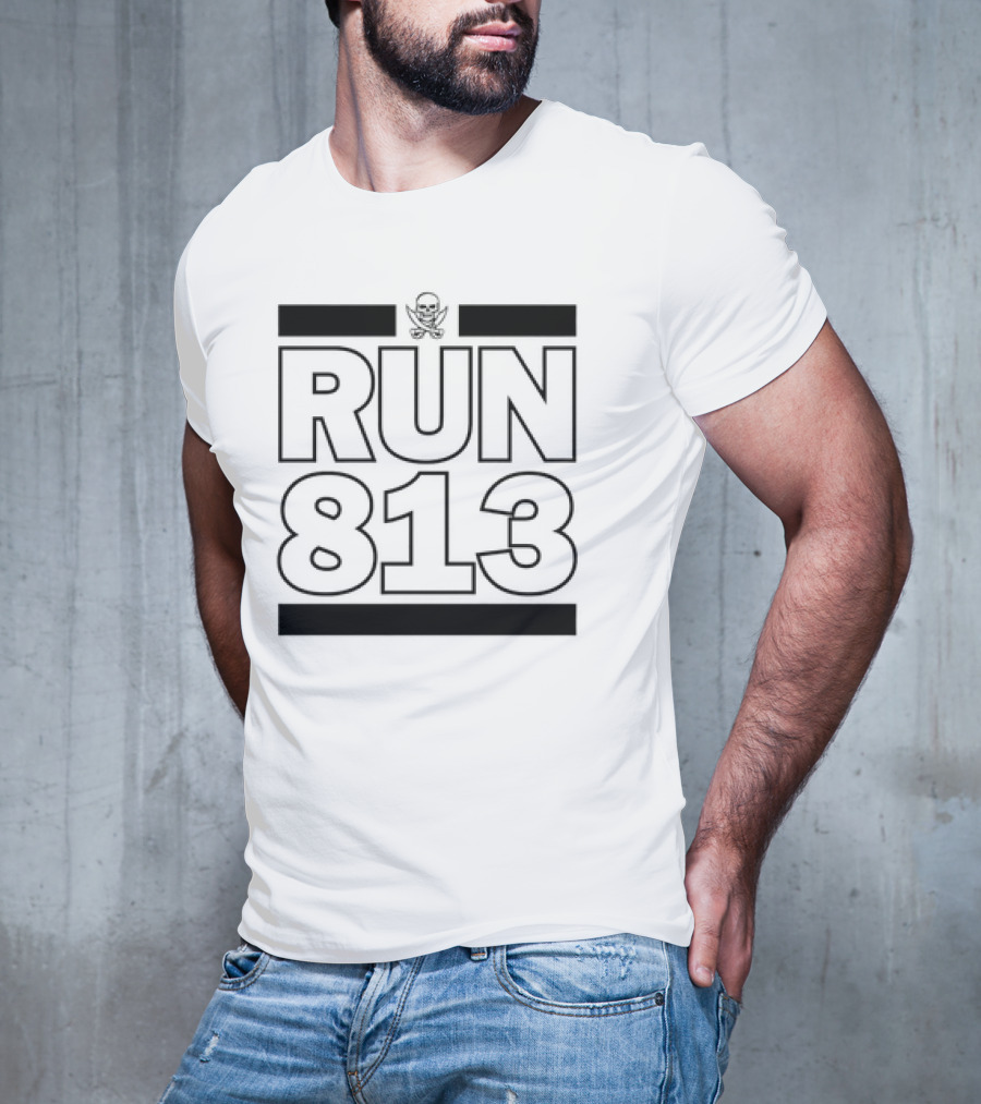 RUN 813 Tampa Bay Buccaneers Skull T-Shirt