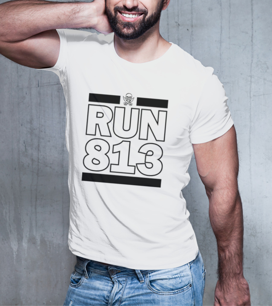 RUN 813 Tampa Bay Buccaneers Skull T-Shirt