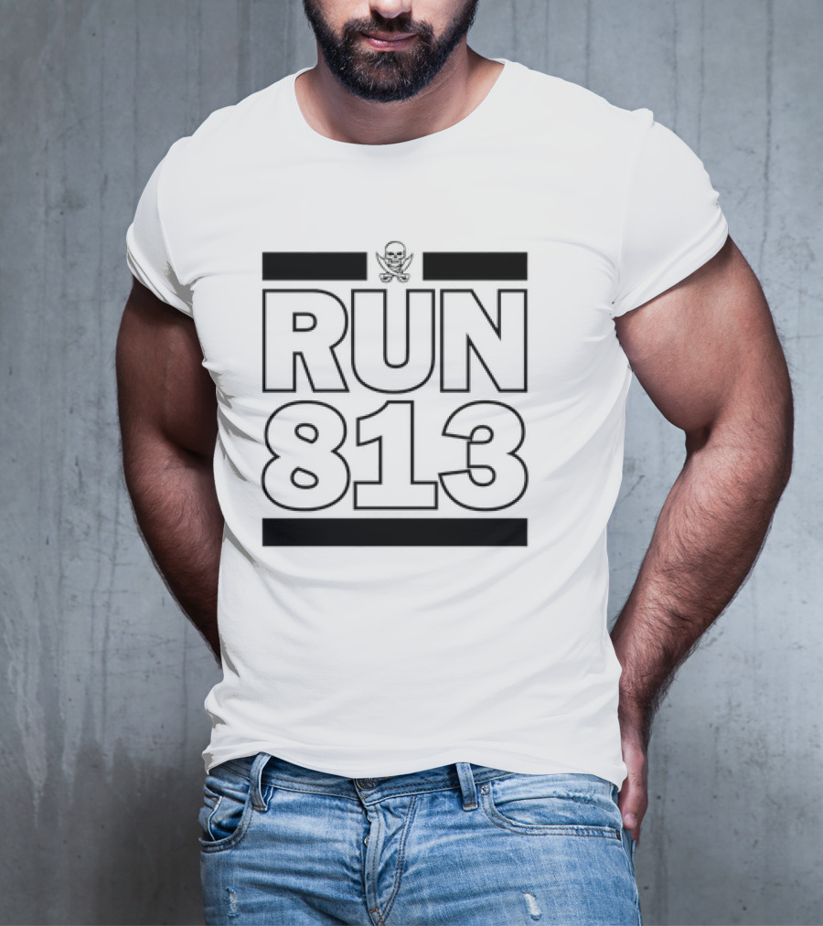 RUN 813 Tampa Bay Buccaneers Skull T-Shirt
