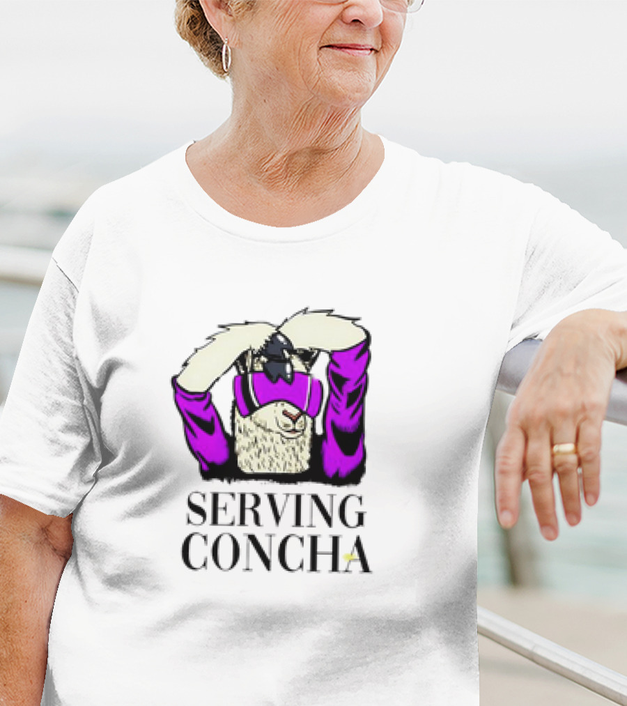 MarcoMania Serving Concha Llama With Purple T-Shirt