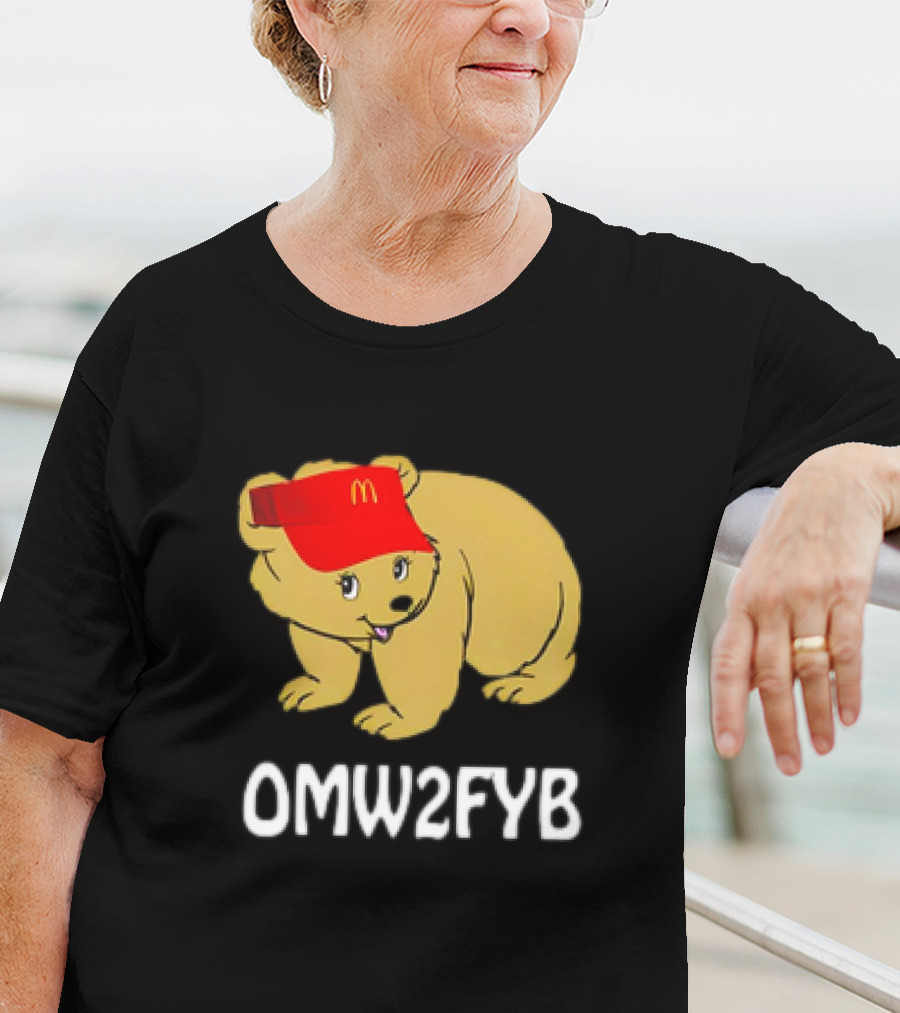 OMW2FYB Bear In Fast Food Cap T-Shirt