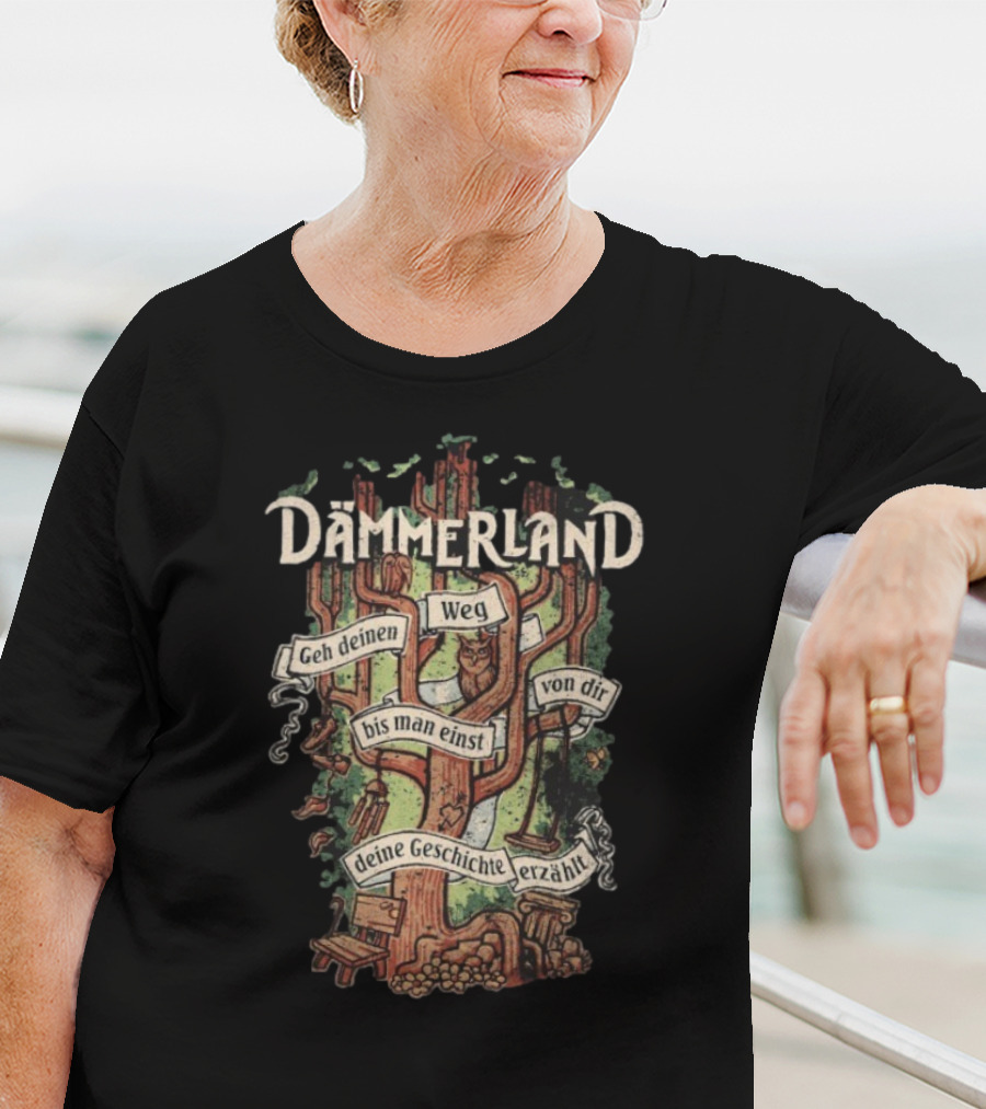 Dämmerland Geh Deinen Weg Lebensbaum Bis Man Einst Von Dir Deine Geschichte Erzählt T-Shirt