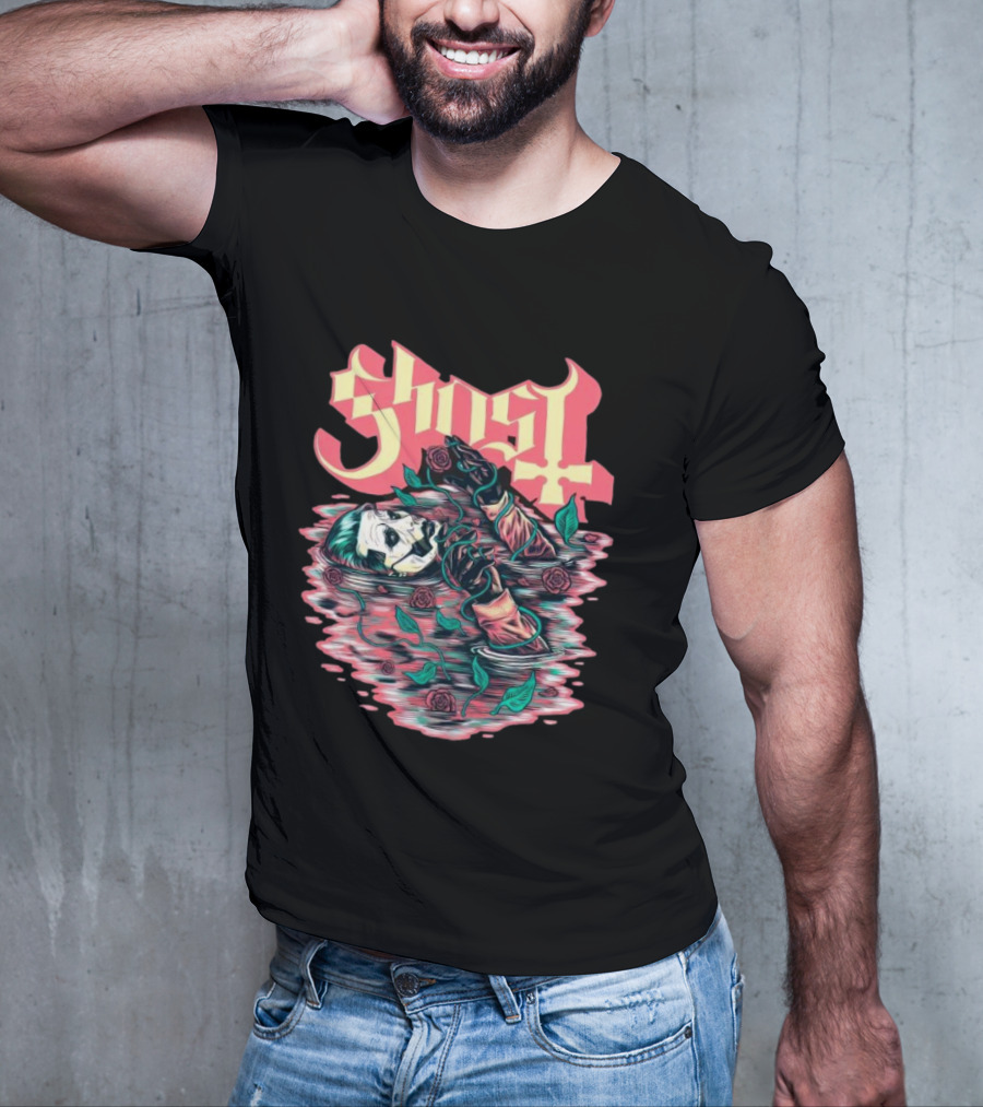 Ghost Pre-Raphaelite Art Nouveau Illustration With Roses T-Shirt