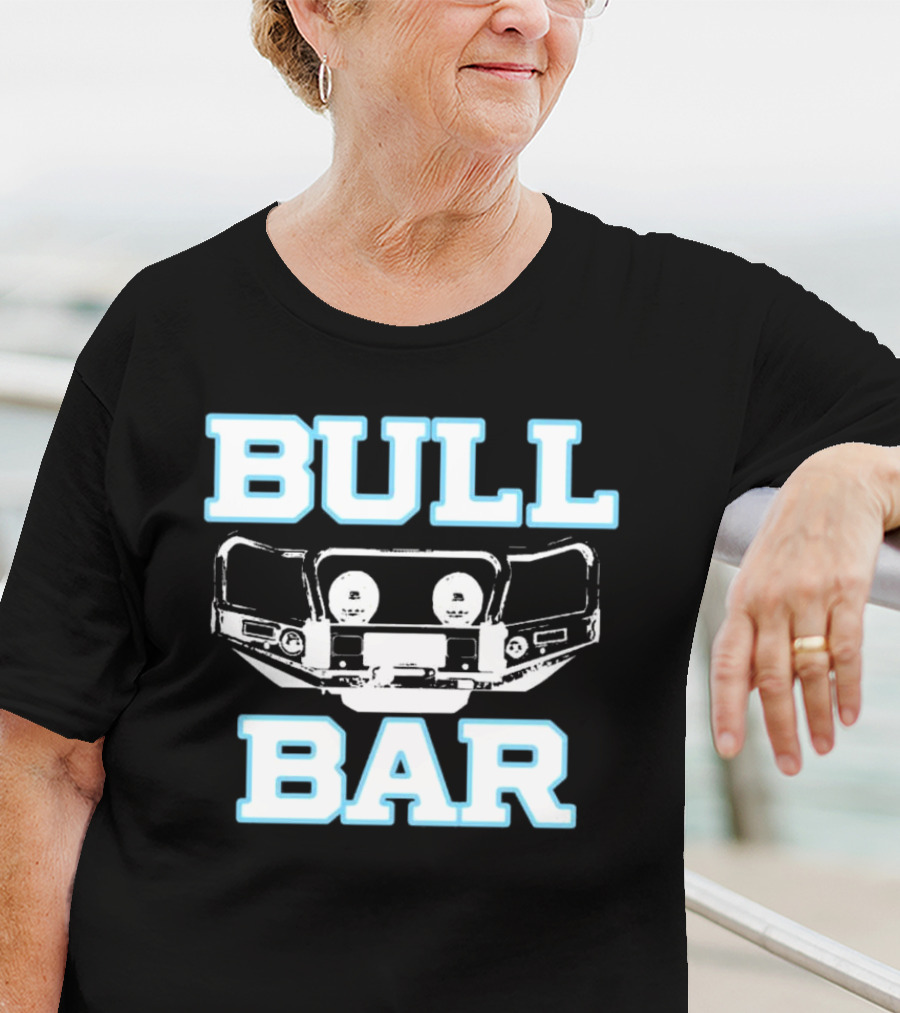 BULL BAR Car Protection Accessory Bold Vintage Style T-Shirt