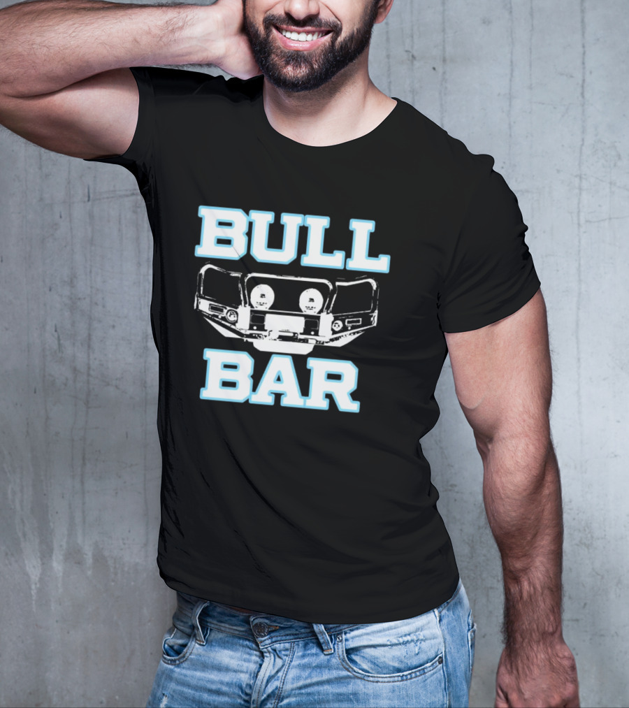 BULL BAR Car Protection Accessory Bold Vintage Style T-Shirt