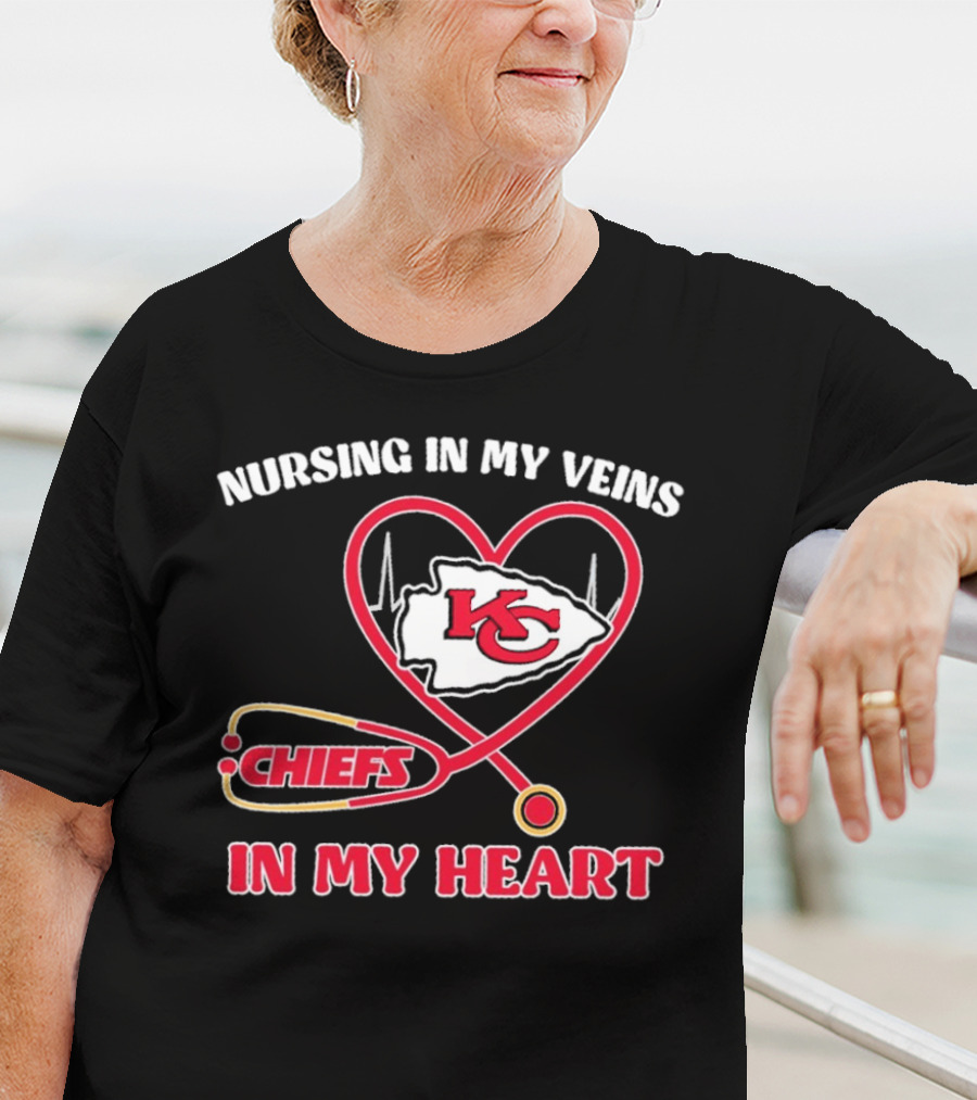 Nursing In My Veins Chiefs In My Heart KC Logo Heartbeat Stethoscope T-Shirt